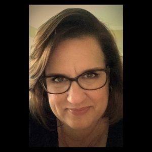 Meet your Posher, Carrie